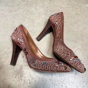 Aldo Embroidered Suede Heel 🔥🔥🔥 Fit like 6 or Narrow 6.5 US.